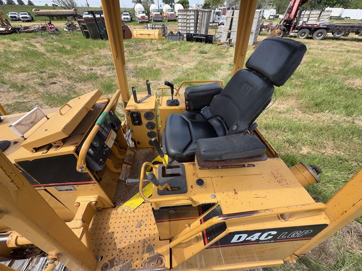 1995-caterpillar-d4c-image-31