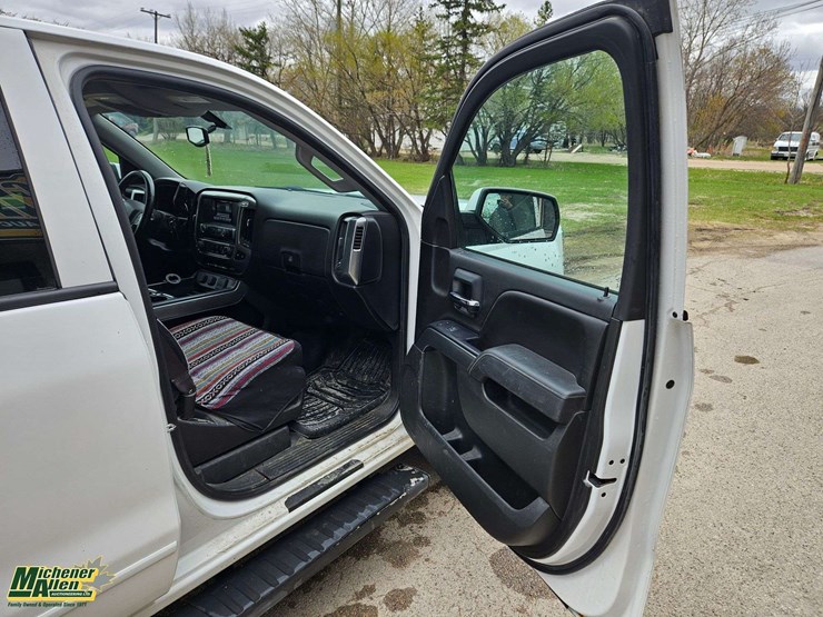 2015-chevrolet-silverado-1500-image-28