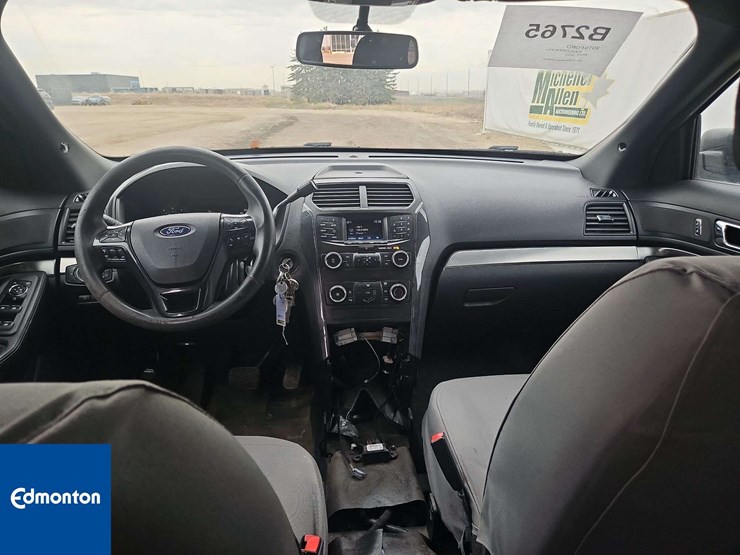 2019-ford-explorer-image-34