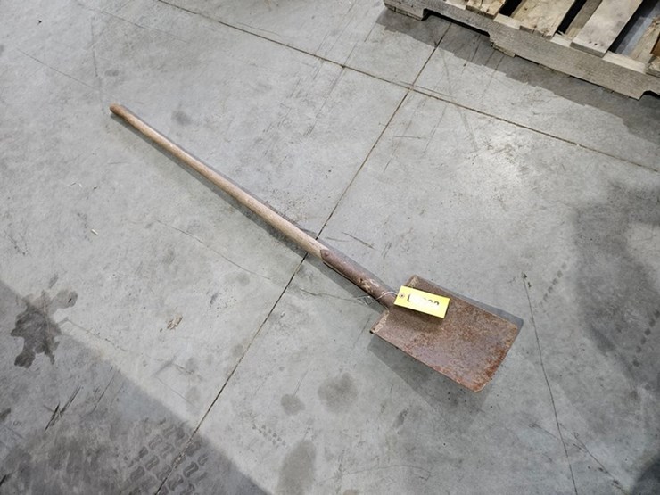 #6223-•-square-shovel-image-3