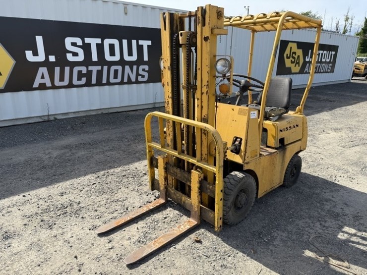 nissan-nfg101-forklift-image-1