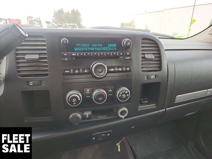 2012-chevrolet-silverado-2500hd-image-21