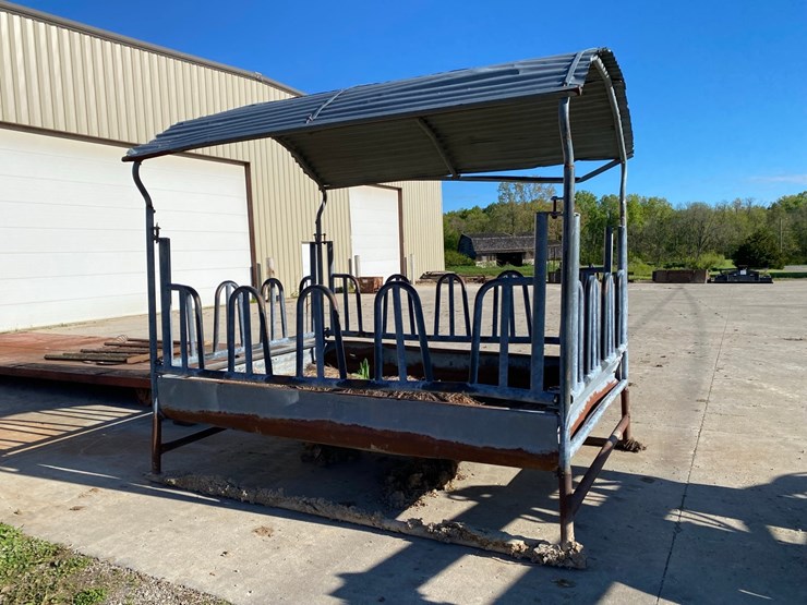 covered-bale-feeder-image-2