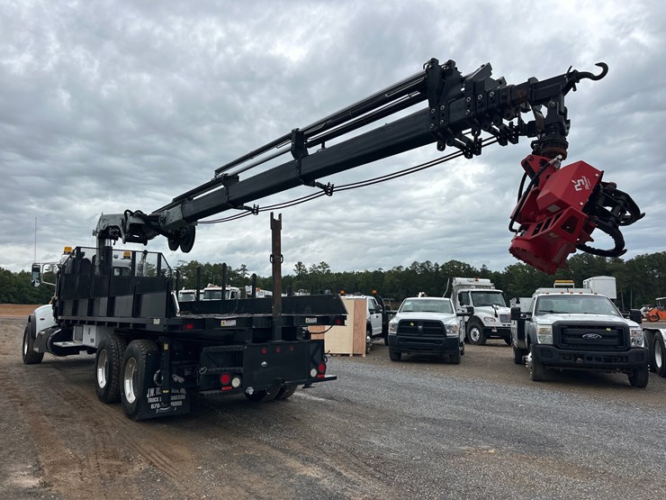 2020-peterbilt-348-image-11