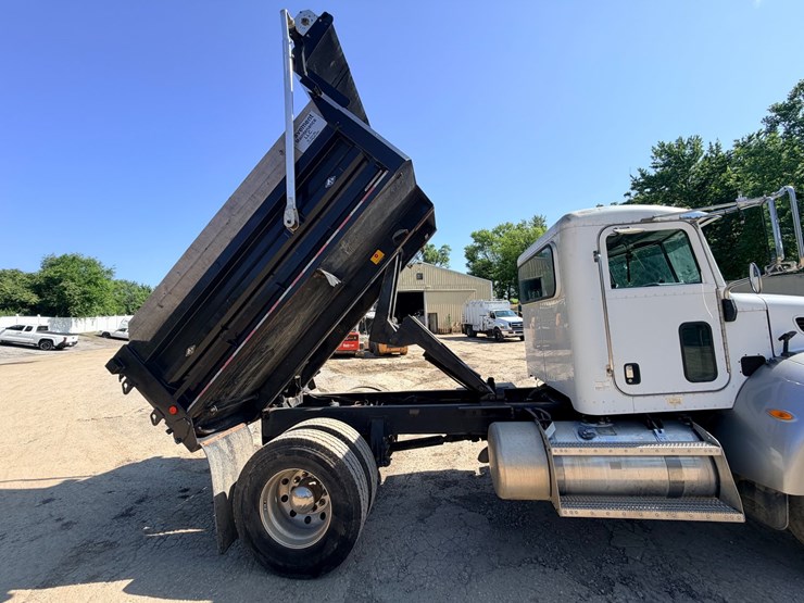 2006-peterbilt-335-image-54