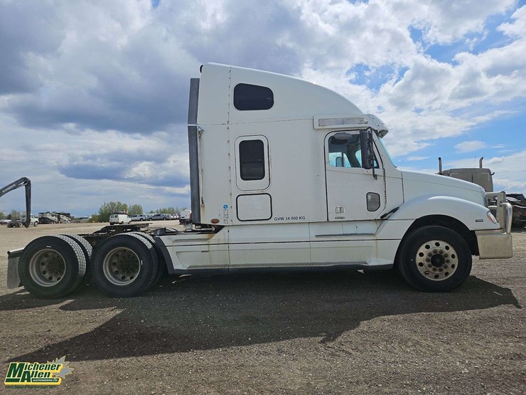 2006-freightliner-columbia-120-image-8