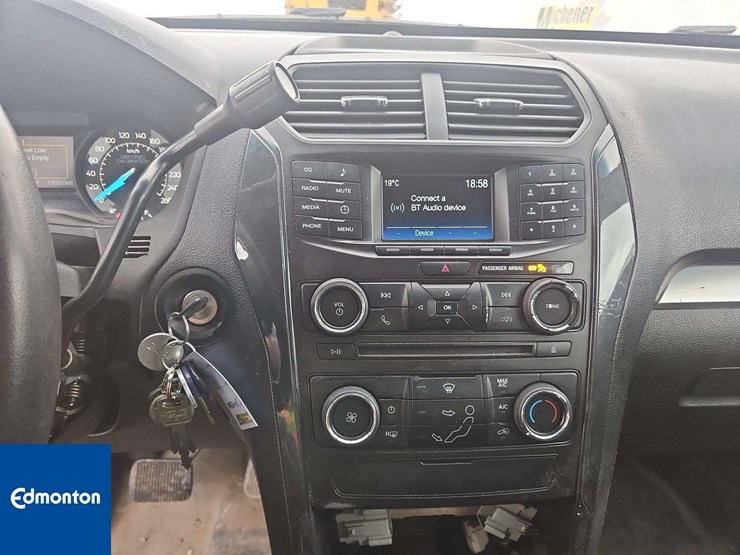 2018-ford-explorer-image-25