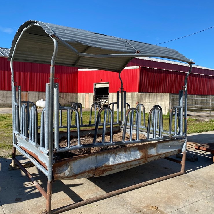 Covered Bale Feeder