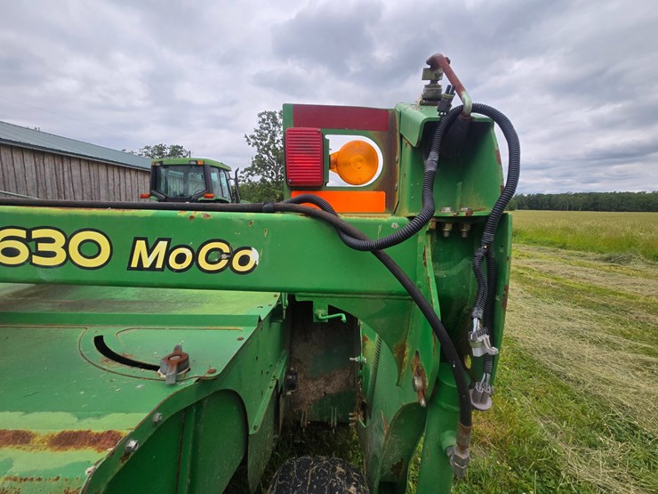 john-deere-630-image-21