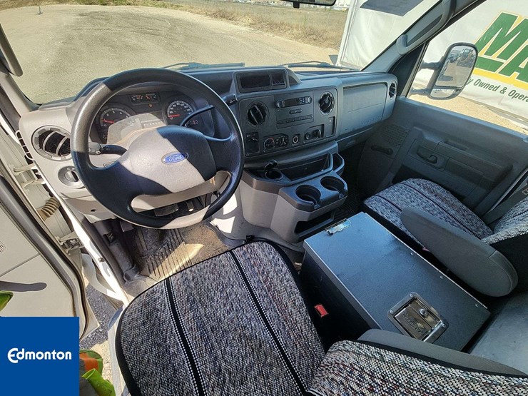 2012-ford-cargo-image-8