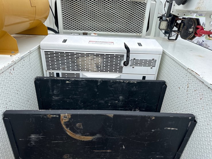 2015-international-durastar-4400-image-23