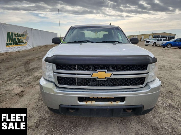2012-chevrolet-silverado-2500hd-image-8