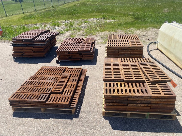 #8778-•-(5)-pallets-of-various-size-steel-drain-grates-image-1