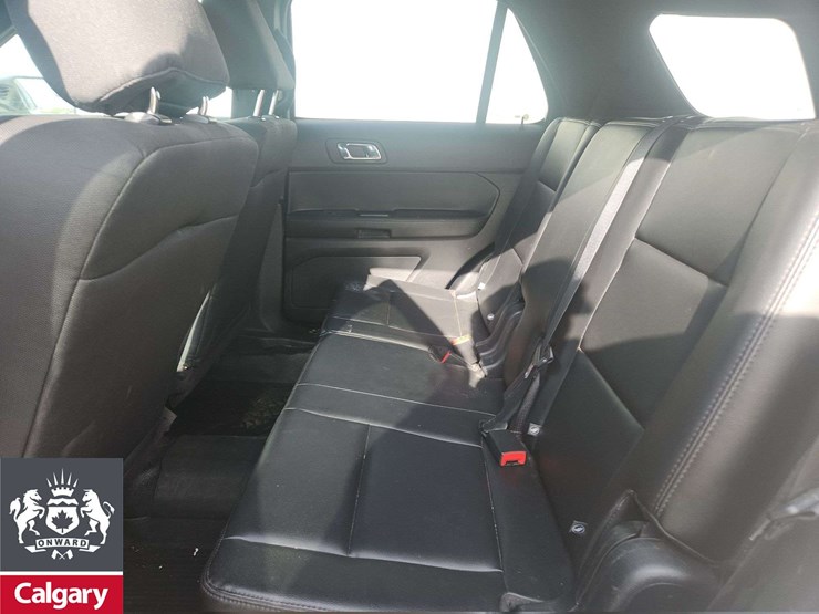 2017-ford-explorer-image-15