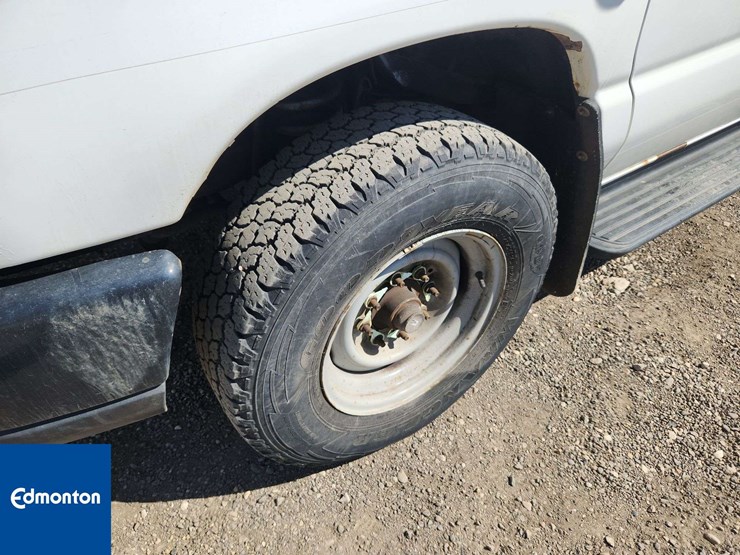 2012-ford-cargo-image-27