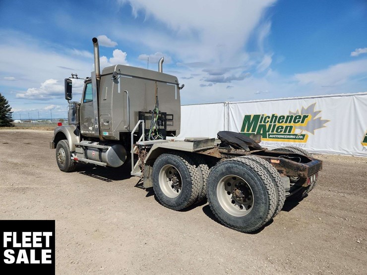 2015-western-star-4900-image-3