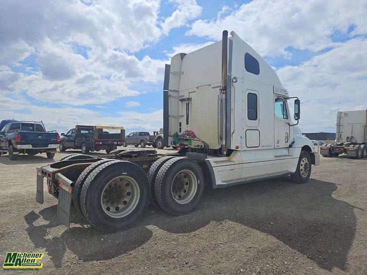 2006-freightliner-columbia-120-image-4