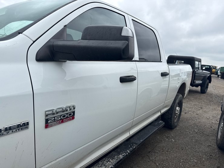 2012-dodge-ram-2500-image-19