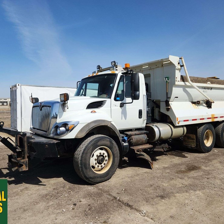 2016 INTERNATIONAL WORKSTAR 7400