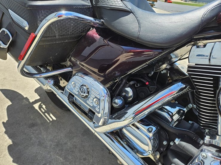 #6179-•-2006-harley-davidson-road-king-motorcycle-image-17