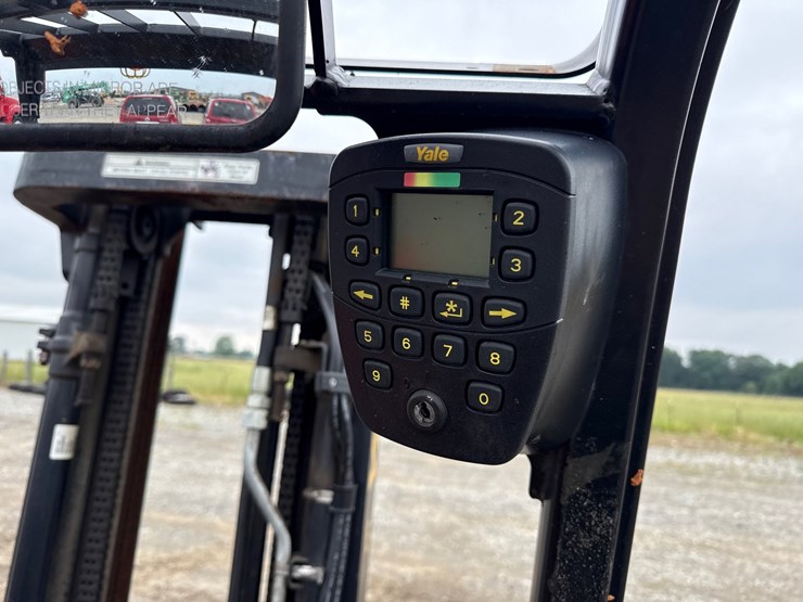 #49156-•-2021-yale-pneumatic-tire-forklift-g807n161450-image-17