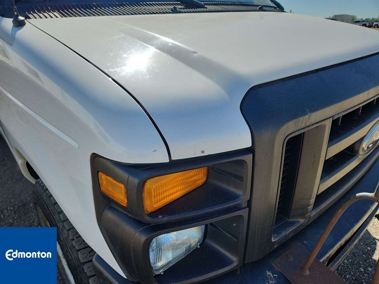 2011-ford-cargo-image-33