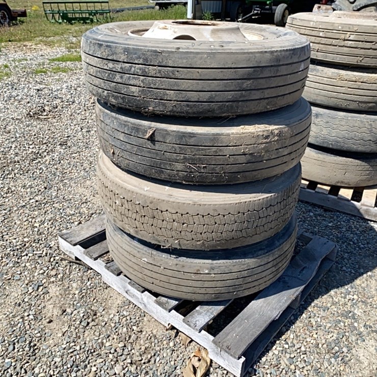 4 - 295/75R22.5 rims and tires