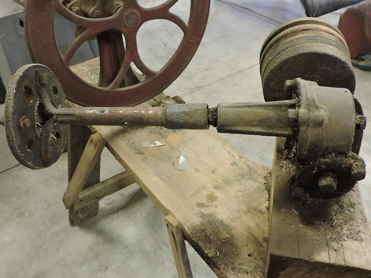 vintage,-no.-2-hand-crank-burr-mill,-w/primitive-a-image-2