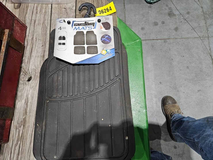 #6264-•-custom-accessories-4pc-car-floor-mats-image-2