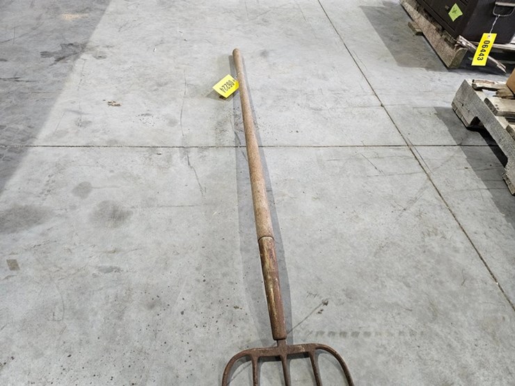 #6224-•-pitch-fork-image-6