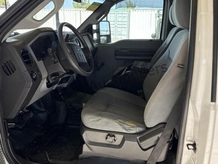 2013-ford-f350-image-23