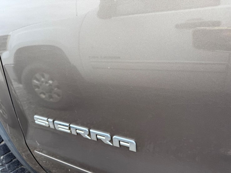 2015-gmc-1500-image-32