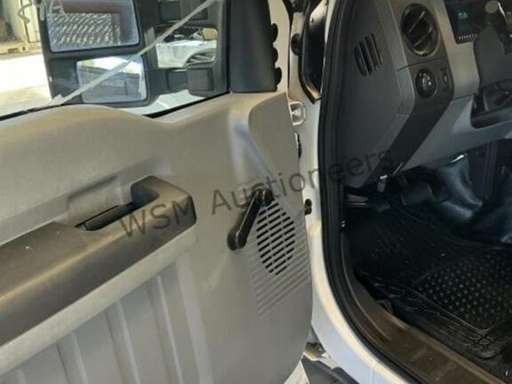 2012-ford-f350-image-24