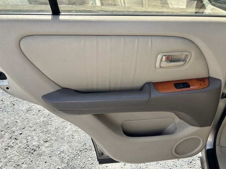 2000-lexus-rx300-image-26