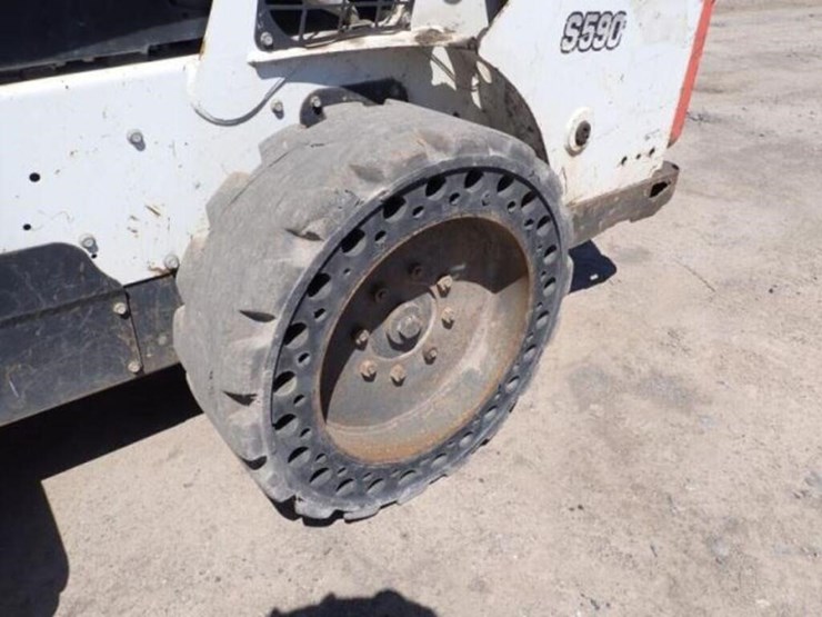 2019-bobcat-s590-image-26