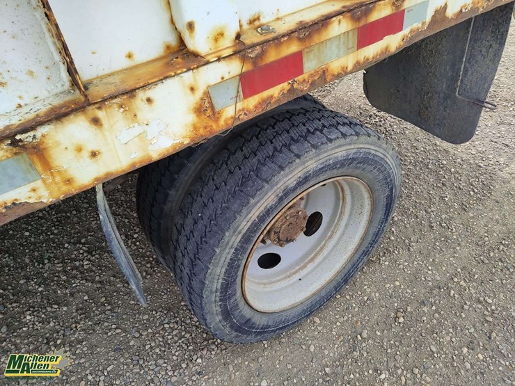 2003-ford-f550-image-26