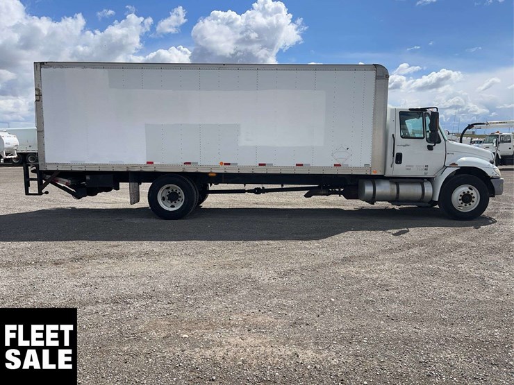 2012-international-durastar-4300-image-8