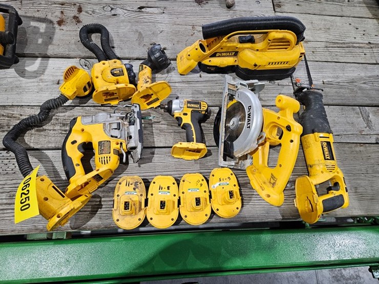 #6250-•-dewalt-18v-power-tools-and-batteries-image-1