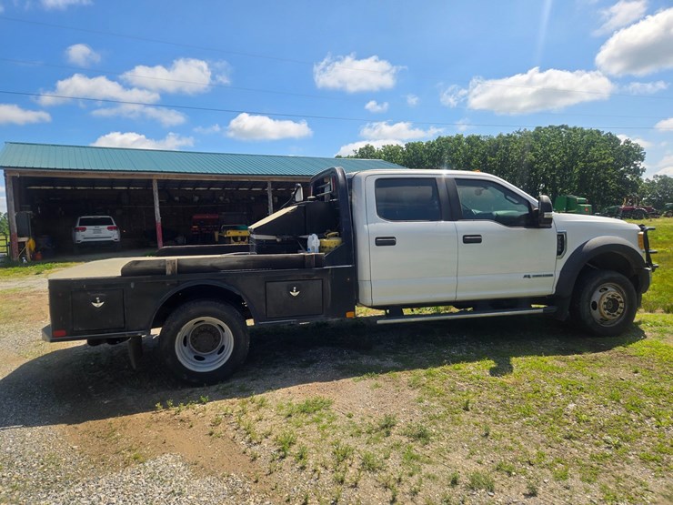 2017-ford-f550-image-17