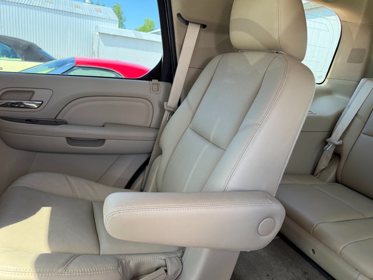 2007-cadillac-escalade-image-73
