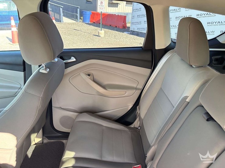 2014-ford-escape-image-19