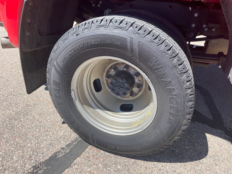 2020-ford-f350-xl-image-24