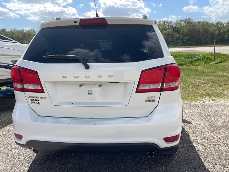 2013-dodge-journey-sxt-image-5