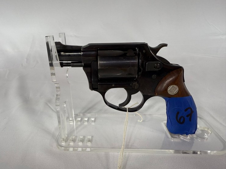 #67-•-charter-arms-undercover-38-special-revolver-337494-image-1