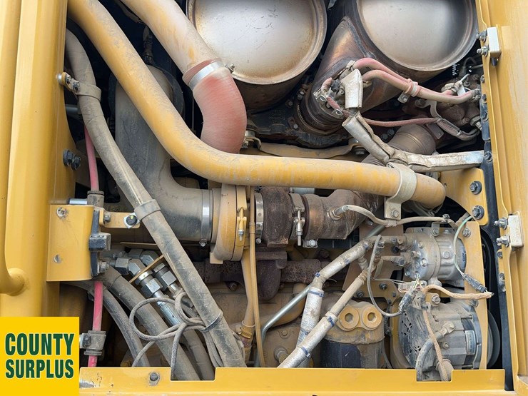 caterpillar-160m3-awd-image-25