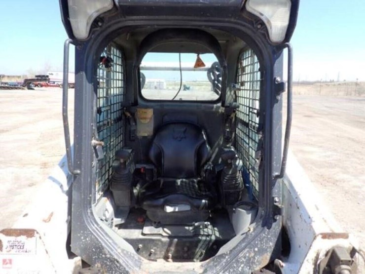 2014-bobcat-s590-image-17