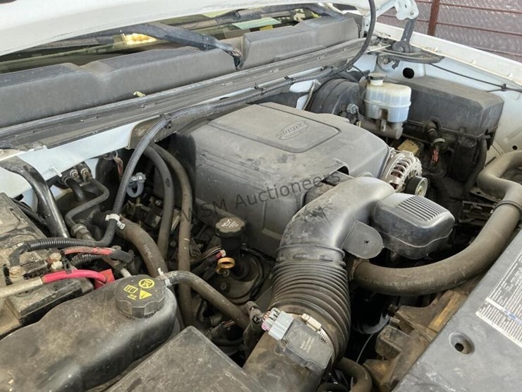 2011-chevrolet-silverado-1500-image-13