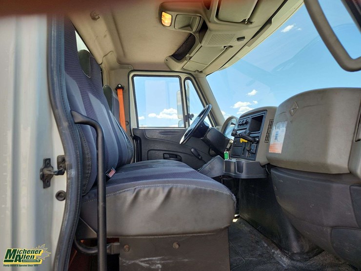 international-durastar-4400-image-17