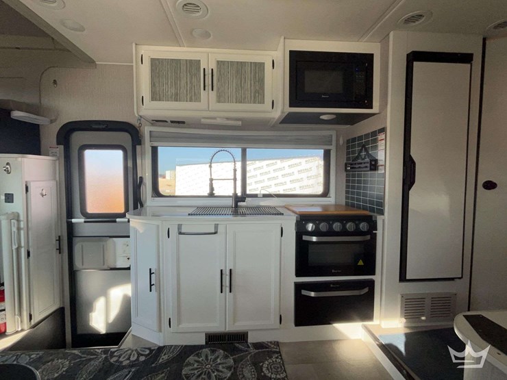2021-mercedes-benz-sprinter-3500-xd-image-37
