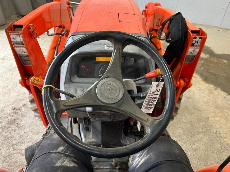 kubota-la724-image-21